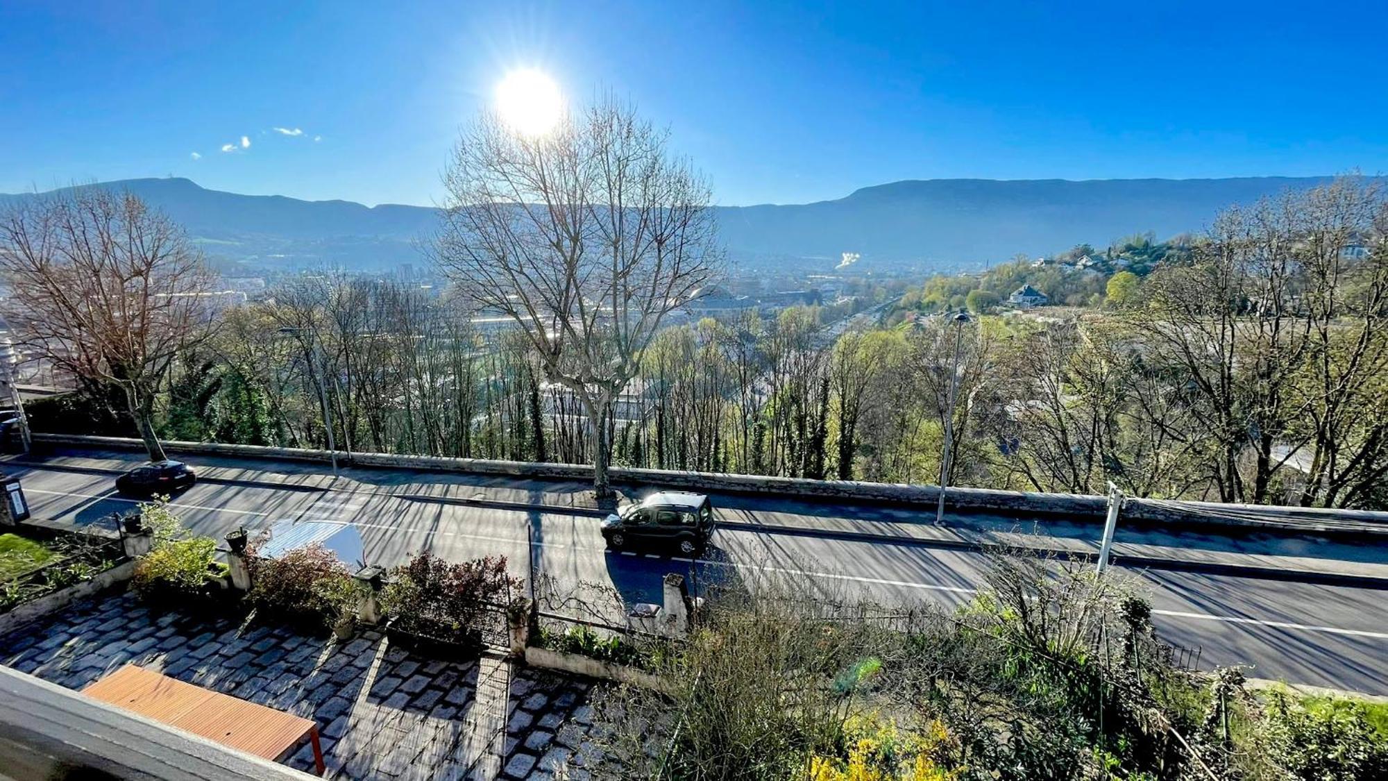 Les Balcons De Chambery Apartment Exterior photo